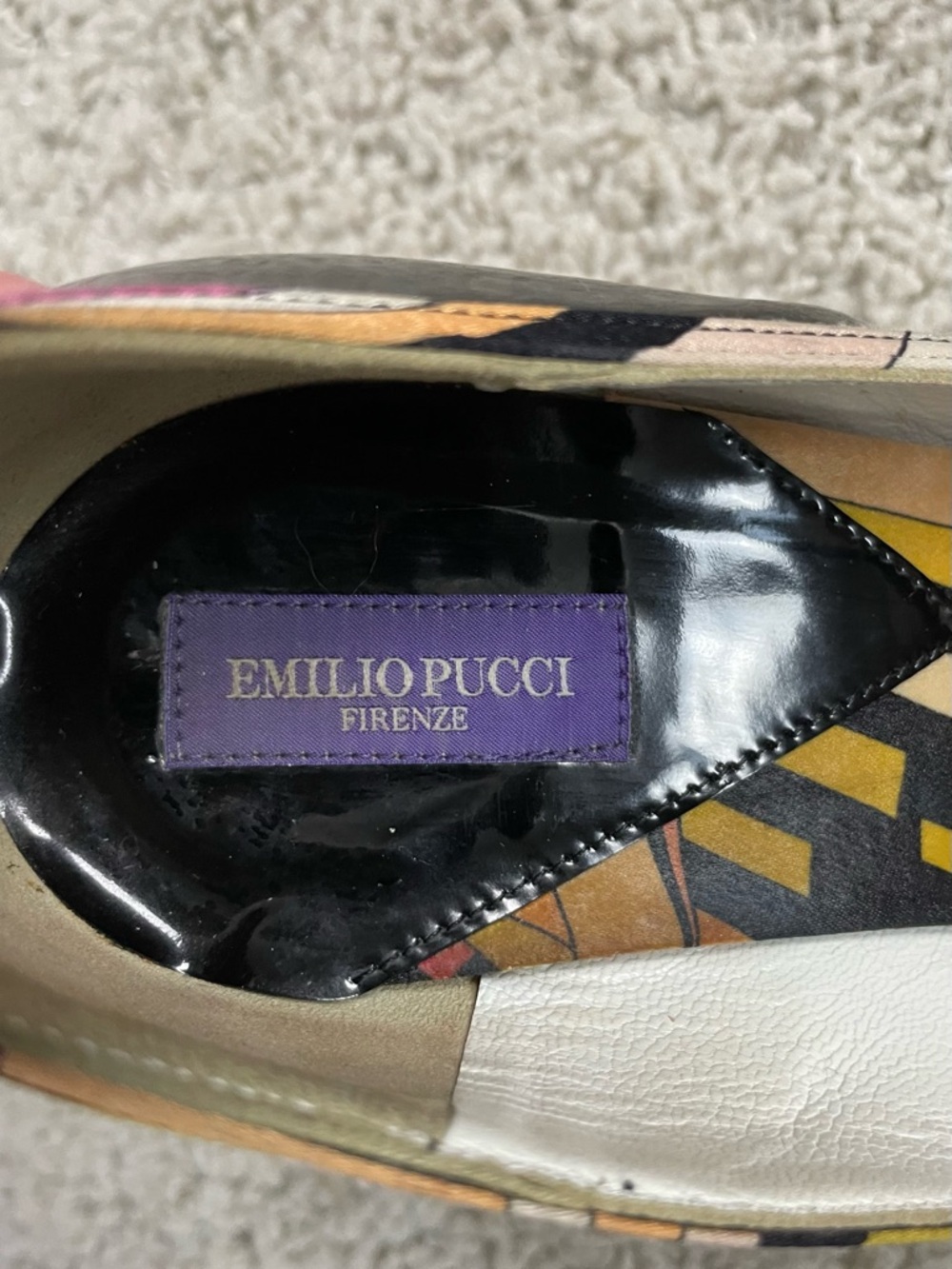 Womens EMILIO PUCCI Black PATENT LEATHER Silk Trim Designer KITTEN Heel PUMPS 37 - Picture 7 of 8